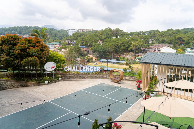 フィリピン留学 Cebu21 - Challenger Campus-East Field Parasol-1